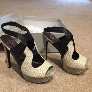 Jessica Simpson "Bendie" shoes 6.5